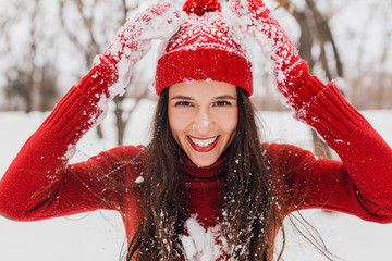 Poster - smiling woman having fun in winter park