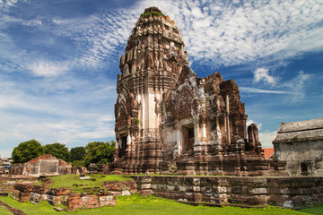 Wall Mural - Central Prang of Wat Mahathat in Lopburi