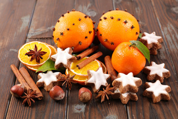 Wall Mural - orange and cloves, spices and gingerbread cookies