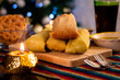 © Gener Vázquez - Tamales Comida mejicana tradicional en fiestas de navidad en mesa preparada