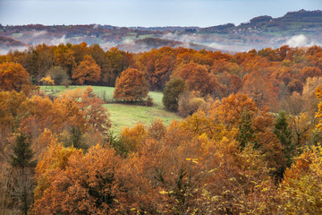 Poster - Allassac (Corrèze, France) - Vue automnale