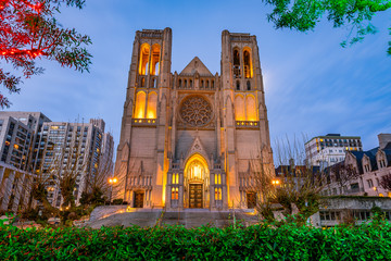 Canvas Print - Grace Cathedral in downtown San Francisco, CA.