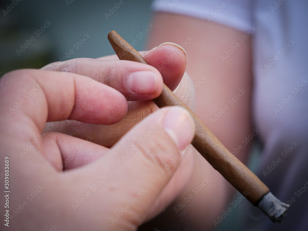 does vape have tobacco Not All E-Cigarettes are the Same: What Parents Need to Know