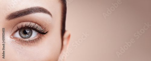 Fotografía Female Eye with Extreme Long False Eyelashes