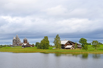 Wall Mural - Kizhi, Karelia,  Church of the Transfiguration (Preobrazhensky cathedral), Church of the Intercession of the virgin Pokrovsky cathedral) and ancient bell tower