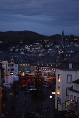 Wall Mural - Weihnachtsbeleuchtung und Weihnachtsmarkt in der Altstadt Mayen 2019