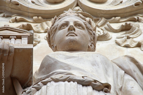 Fotomural allegoric or mythologic statue (muse ?) in nantes (france)