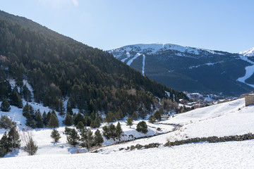 Canvas Print - Paisajes y montañas nevadas en Andorra