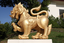Thai Golden Lion Statue Style This Statue Is Public In Thailand.