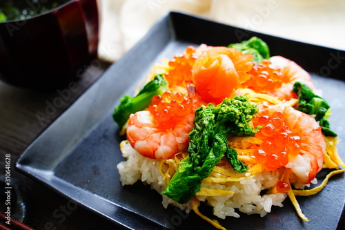 寿司 簡単 ちらし 簡単＆豪華なちらし寿司5品のレシピ。具材はたったの3種類！ ひな祭りのお祝いにも◎