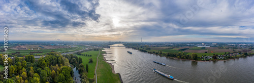 Cuadros en Lienzo Panoramic view on riverboats on the Rhine