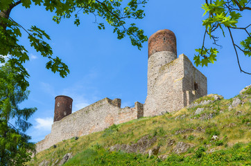 Wall Mural - Ruins of the medieval royal castle in Chęciny, Swietokrzyskie Voivodeship (Holy Cross Province), Poland.