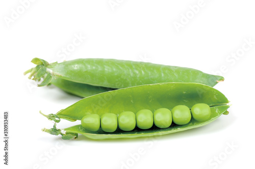 Cuadros en Lienzo pea pods isolated on a white background, opened pea pod