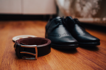 groom shoes on wedding