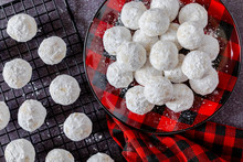 Holiday Snowball And Mexican Wedding Cake Cookies