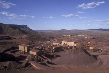 Canvas Print -  Mt Tom Price Iron Ore mine in the far north of Western Australia
