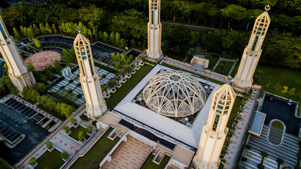 Wall Mural - Beautiful Landscape at The Kota Iskandar Mosque located at Kota Iskandar, Iskandar Puteri, Johor State  Malaysia early in the morning