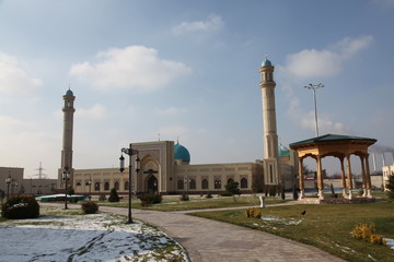 Wall Mural - Uzbekistan, Tashkent, Suzuk Ota Complex