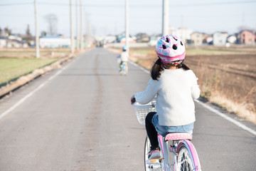 Wall Mural - 自転車に乗る子供