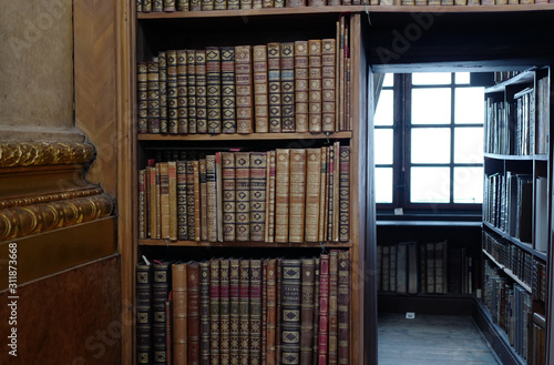 本 魔法使い 部屋 クラシック 図書館 Stock 写真 Adobe Stock 本 魔法使い 部屋 クラシック 図書館 Stock 写真 Adobe Stock