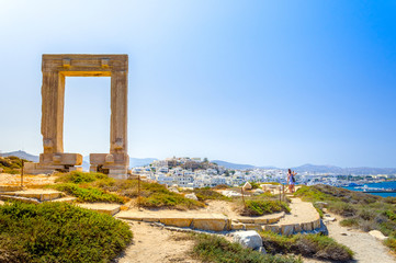 Fototapete - Portara - ruins of ancient temple of Delian Apollo on Naxos island, Cyclades, Greece