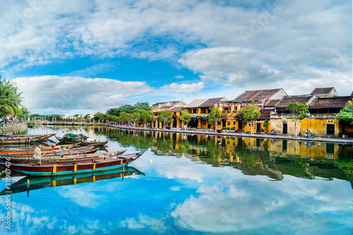 Cuadros en Lienzo Hoi An ancient town which is a very famous destination for tourists