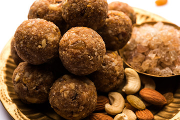 Canvas Print - sweet Dink laddu also known as Dinkache ladoo or gond ke laddoo made using edible gum with dry fruits 