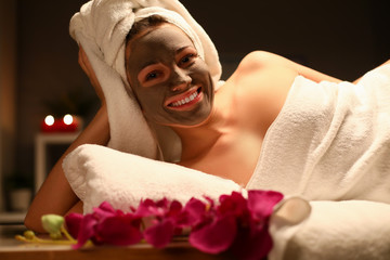 Wall Mural - Beaty woman applied chocolate mask in spa salon