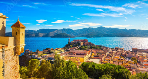 Cuadros en Lienzo Elba island, Portoferraio aerial view from fort