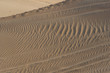 Spuren des Windes im Wüstensand