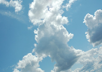 clouds in the blue sky