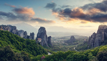 Wonderful Panoramic View Of Meteora. Majestic Sunny Landscape With Colorful Sky Over The Fairytale Mountain Valley In Greece. Amazing Spring Scene Of Famouse Kalabaka Location, Greece, Europe