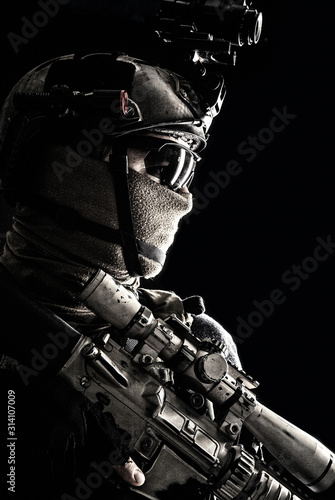 Fotografía Shoulder portrait of army elite troops sniper, anti-terrorist tactical team mark