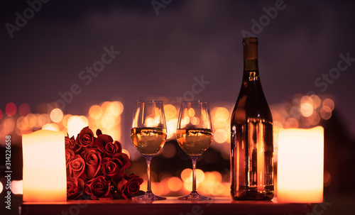 Romantic Candle Light Dinner Kaufen Sie Dieses Foto Und Finden