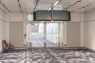 Canvas Print - gate of airport