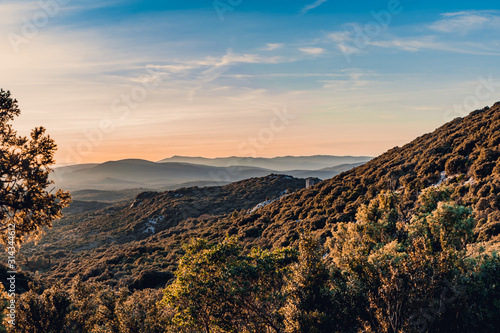 Fotografía Sunset from the summit of Pic Saint-Loup near Montpellier