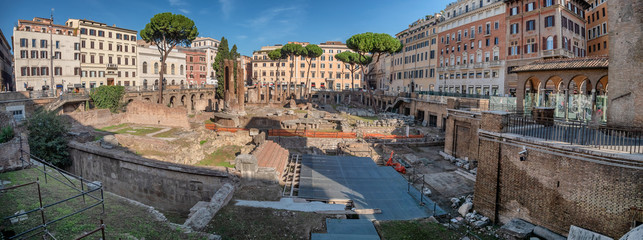 Canvas Print - Argentina Torra Piazza in the center of Rome, Italy