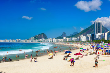 Fototapete - Leme and Copacabana beach in Rio de Janeiro, Brazil. Copacabana beach is the most famous beach in Rio de Janeiro. Sunny cityscape of Rio de Janeiro