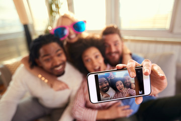 Poster - Group of people making selfie