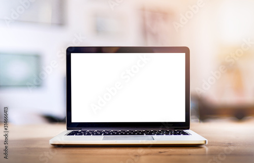 Fotografía Computer mockup white background on table