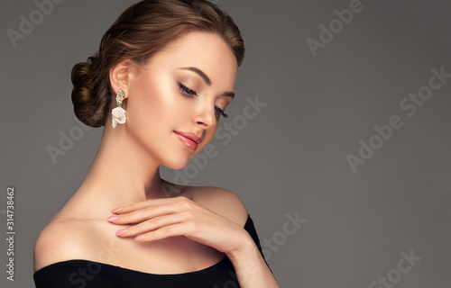 Fotomural Beautiful woman with clean skin on her face