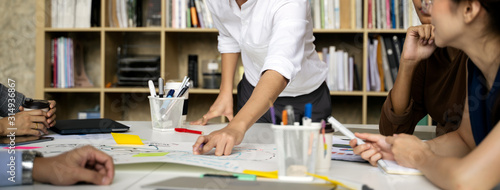Fotografía business people team meeting in modern office design planning ideas concept