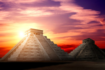 Canvas Print - Ancient Mayan pyramid (Kukulcan Temple), Chichen Itza, Yucatan, Mexico