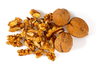 Wall Mural - walnuts isolated on white background