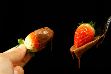 Canvas Print - Delicious strawberry with melted chocolate