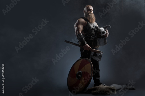 Featured image of post Berserk Wikingowie Berserk dysponuje tak e znakomitymi talentami w r d kt rych wspomnie nale y chocia by o furii berserk