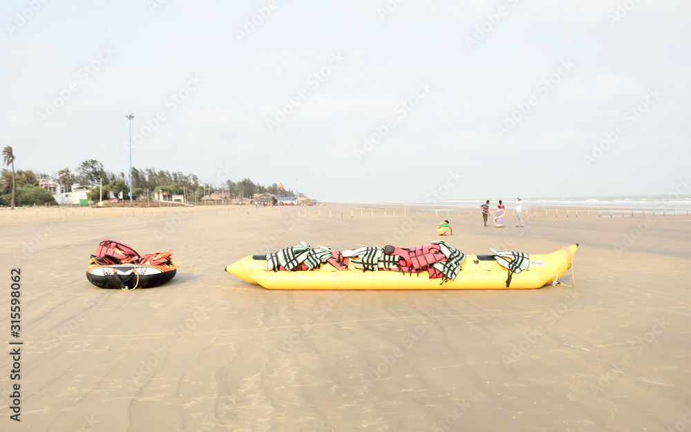 Beach Wave Riding Rafts Foto Inflatable adventurous fly fish raft of Fun Jet Ski watercraft ...