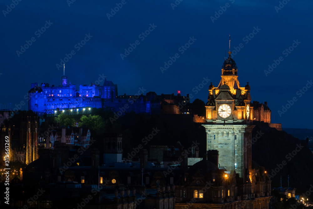 Edinburgh Scotland Skyline at twilight, viewed from Calton Hill - obrazy, fototapety, plakaty 