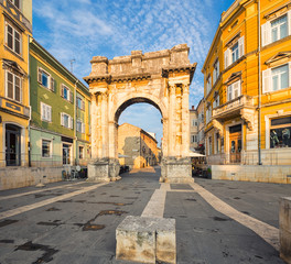 Fototapete - Triumphal Arch of Sergius in Pula. Croatia.