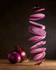 Sliced red onion